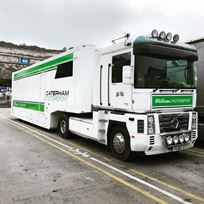 4-car-race-transporter-with-living-hospitalit