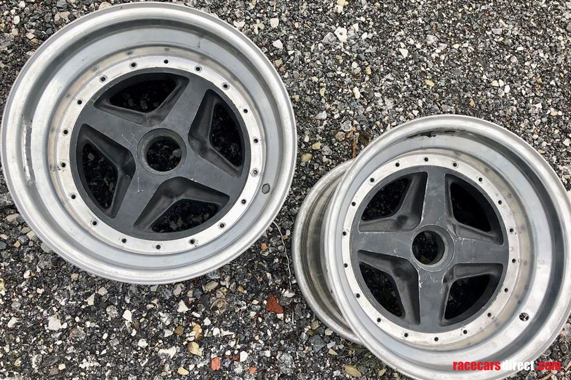 pair-10x13-split-rim-wheel-with-magnesium-cen