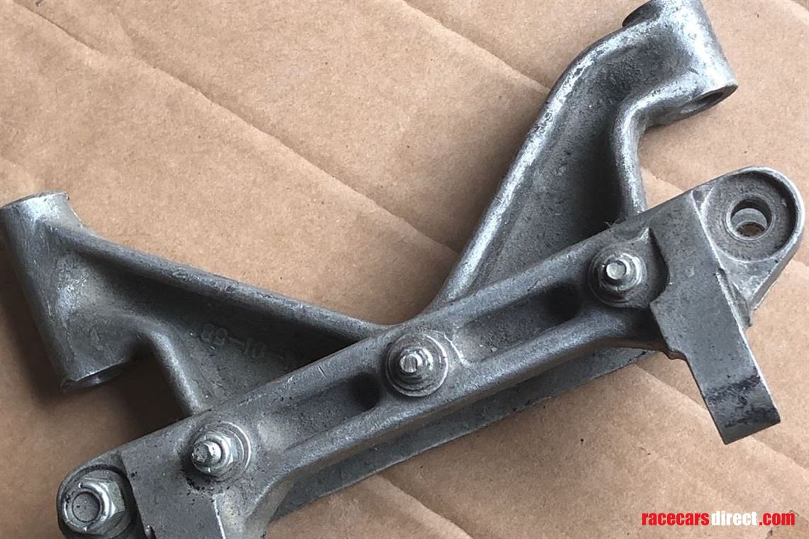 march-f3-rear-suspension-mounting-bracket
