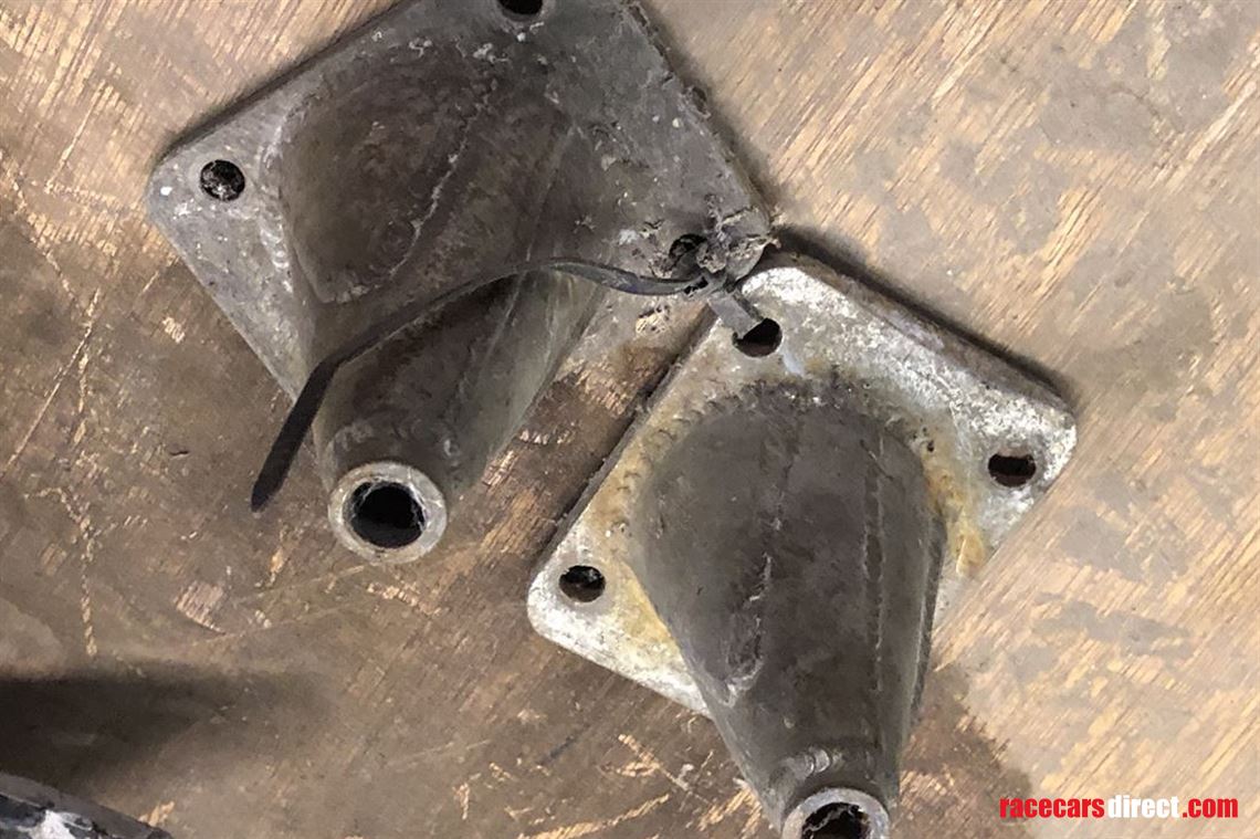 formula-ford-engine-mounts---origins-unknown