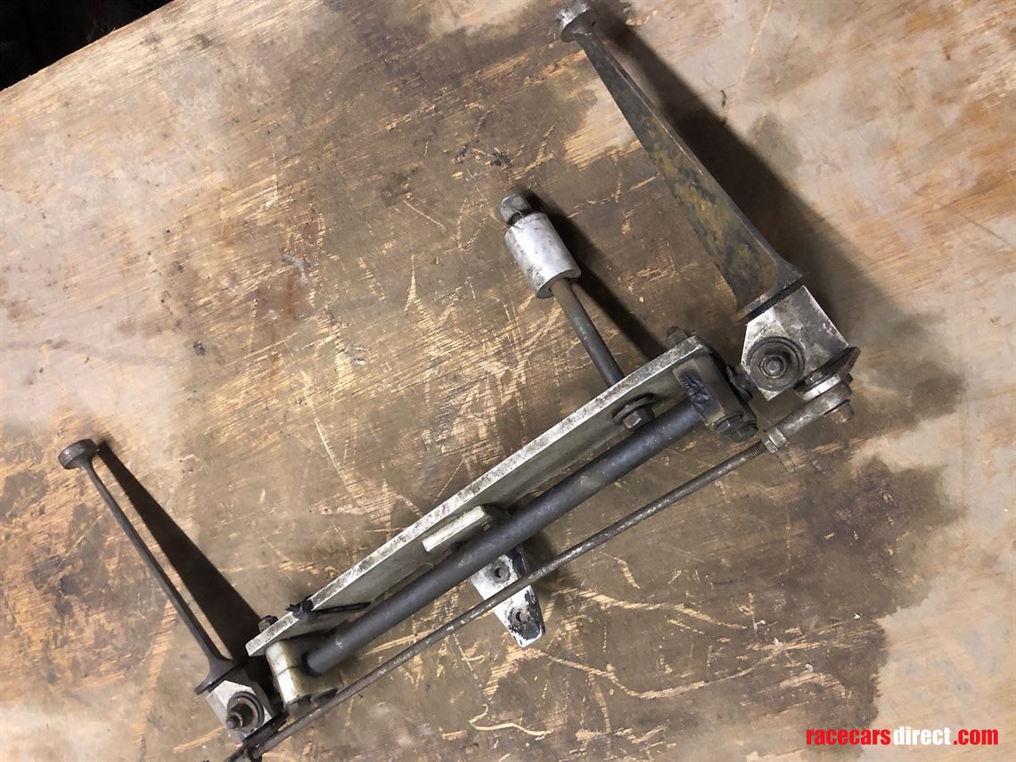 van-diemen-adjustable-rear-roll-bar-assembly