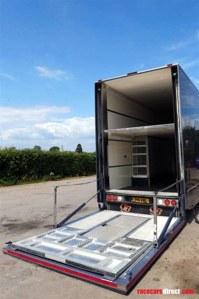 two-car-transporter-with-twin-slide-outs