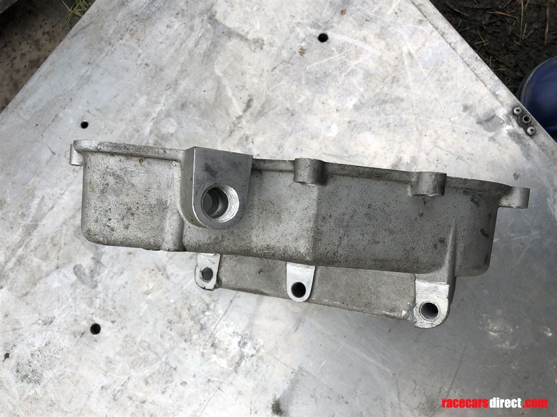 hewland-ld200-end-cover-with-wing-mount