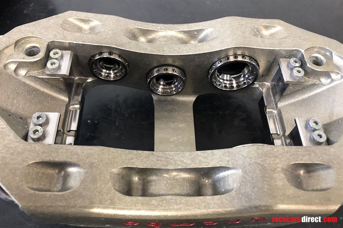 Racecarsdirect.com - BREMBO CARBON F1 6 PISTONS MONOBLOC CALIPERS
