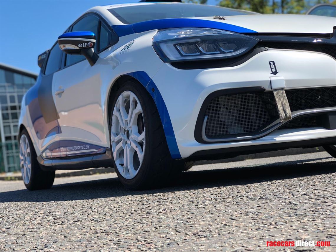 clio-cup-gen-4-race-car---deposit-taken