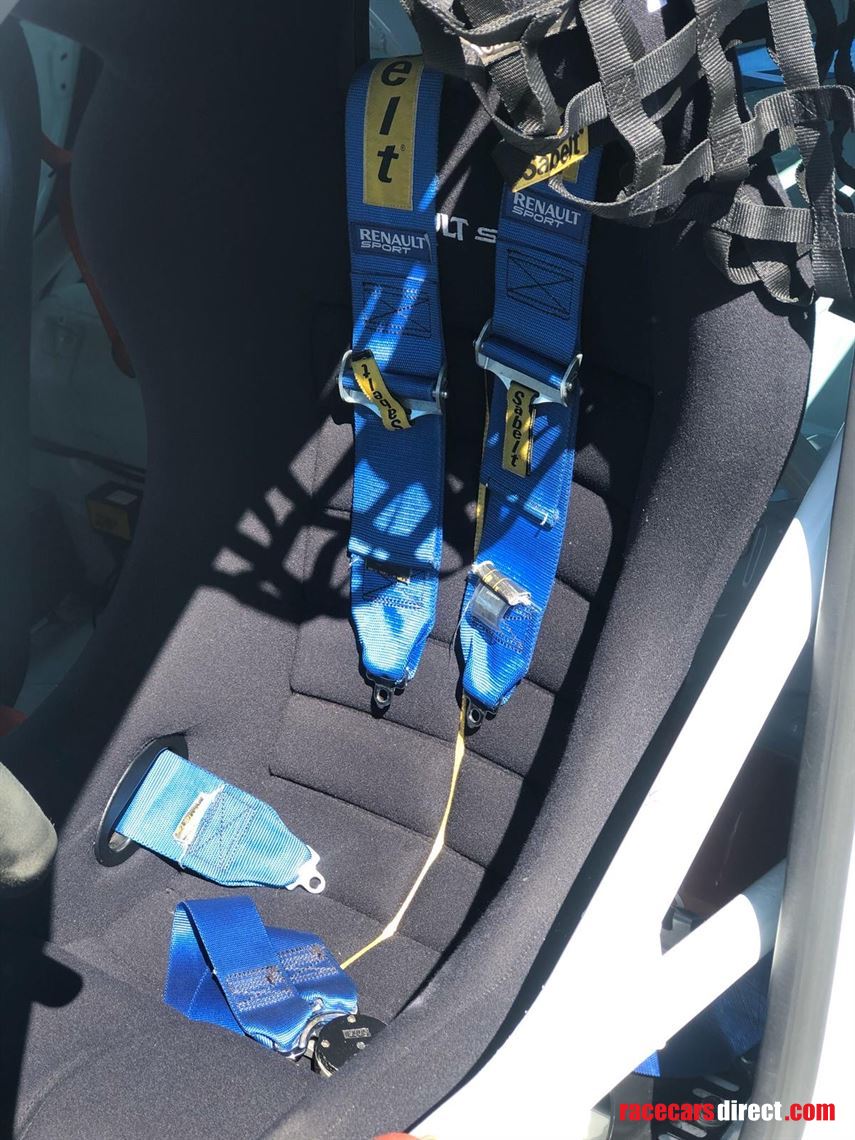 clio-cup-gen-4-race-car---deposit-taken