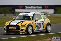 mini-challenge-jcw-race-car