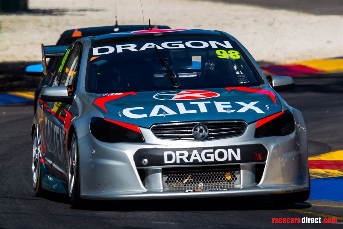 holden-commodore-vf-v8supercar-grm-vf15