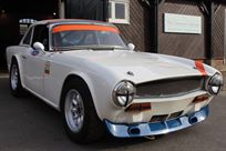 1972-triumph-tr6-race-car