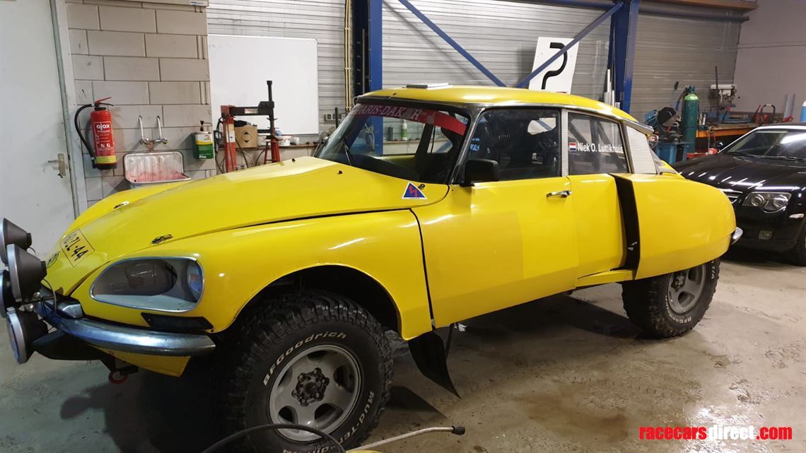 citroen-ds-toyota-landcruiser