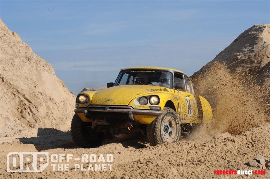 citroen-ds-toyota-landcruiser