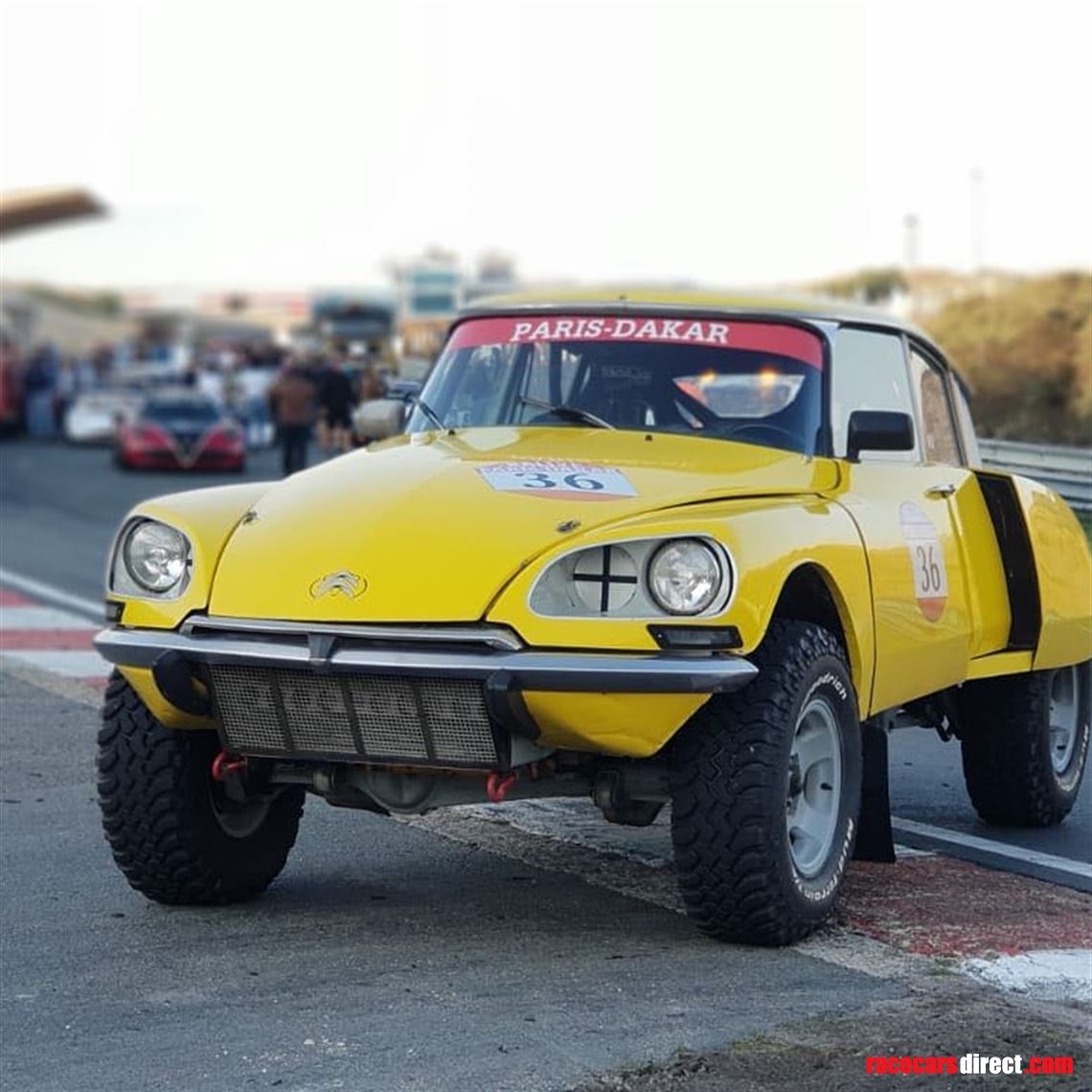 citroen-ds-toyota-landcruiser