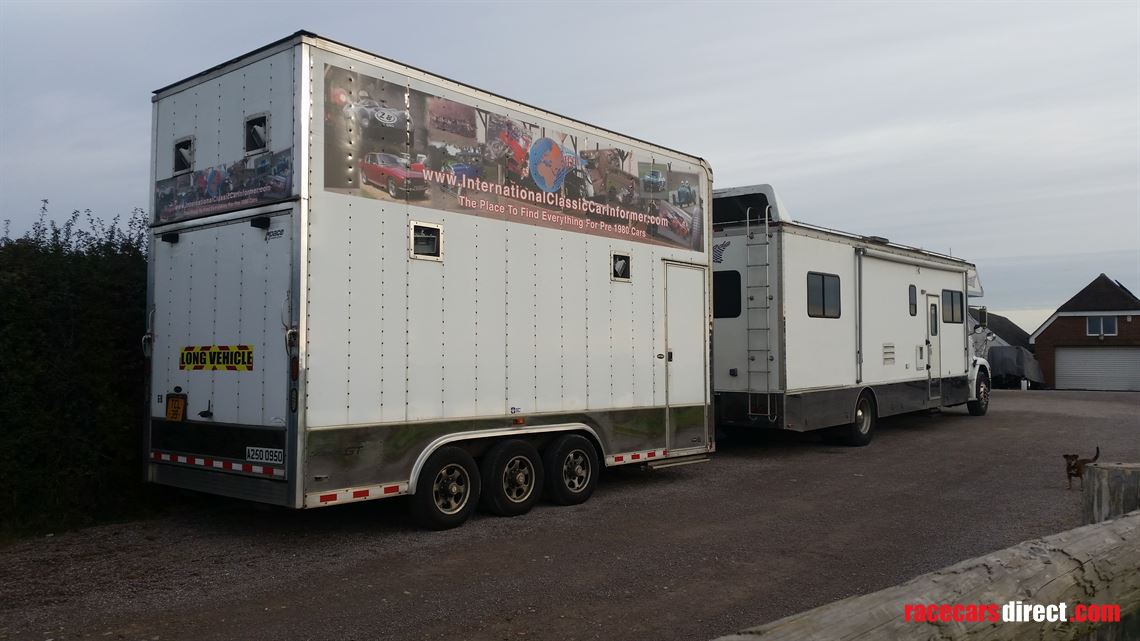 freightliner-motorhome-and-trailer