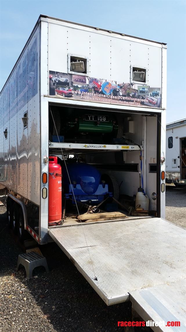 freightliner-motorhome-and-trailer