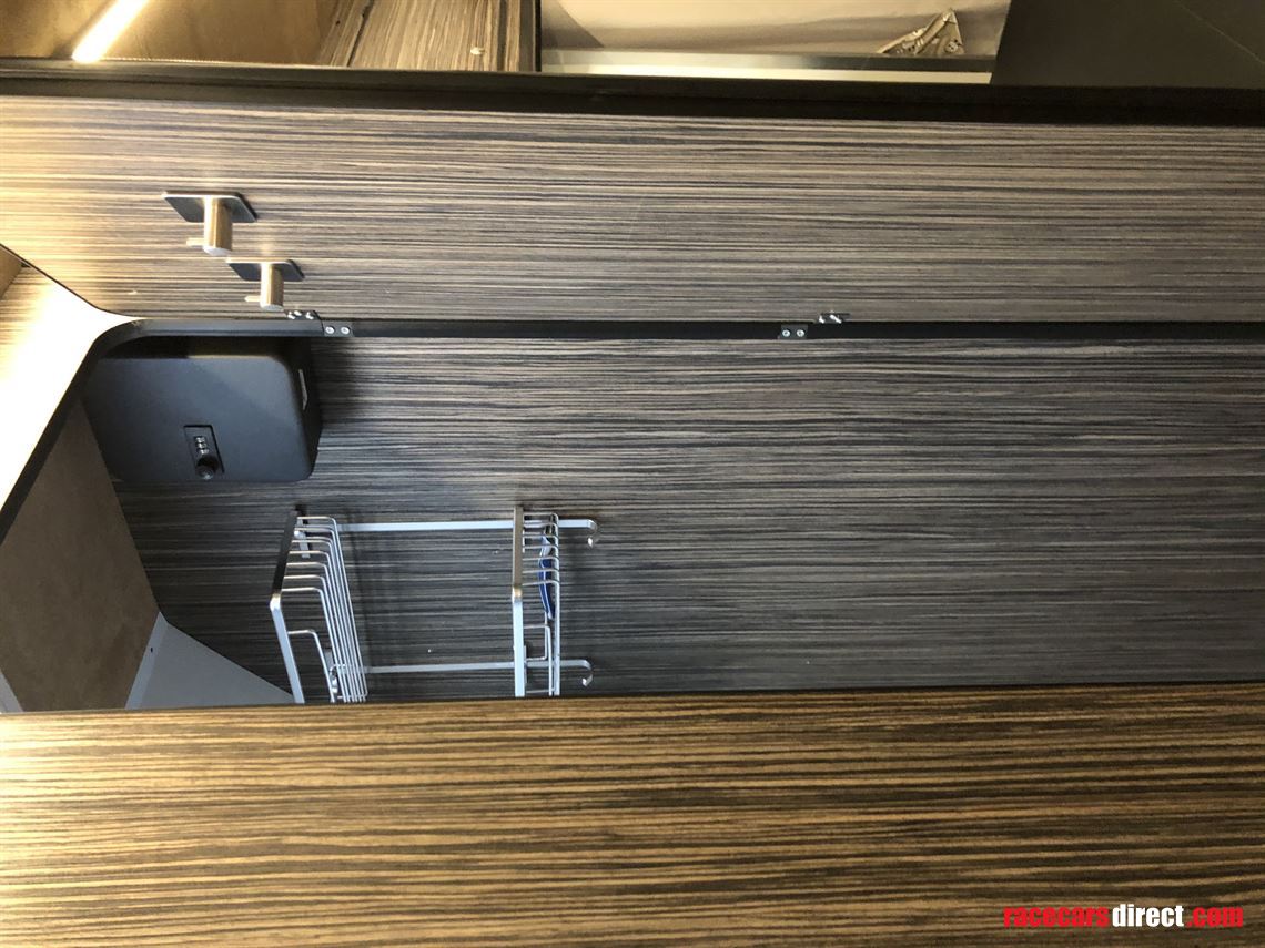 2011-iveco-daily-7-ton-motorhome-race-transpo