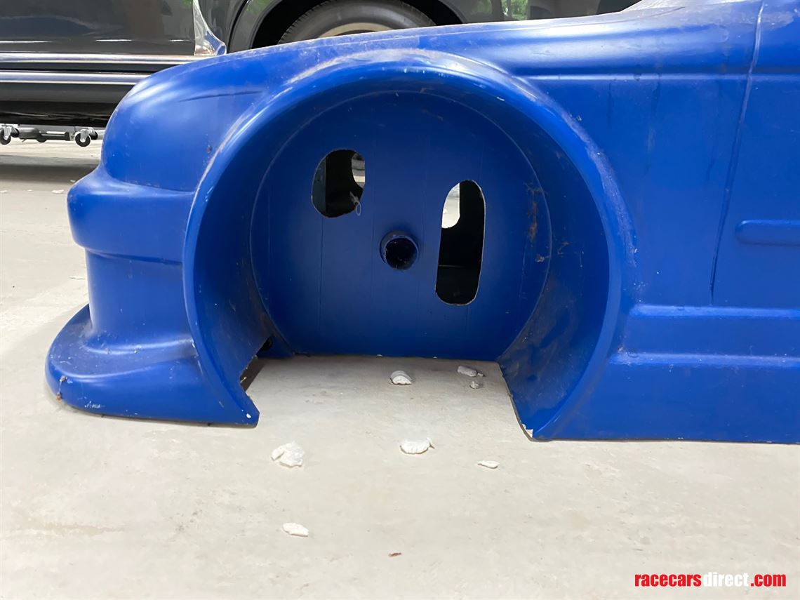 jaguar-s-type-v8-stars-wind-tunnel-model