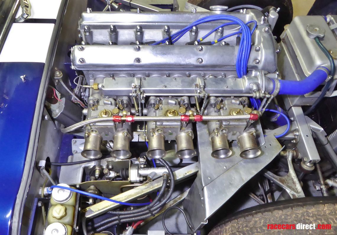 1962-fia-jaguar-e-type-coupe-with-new-htp