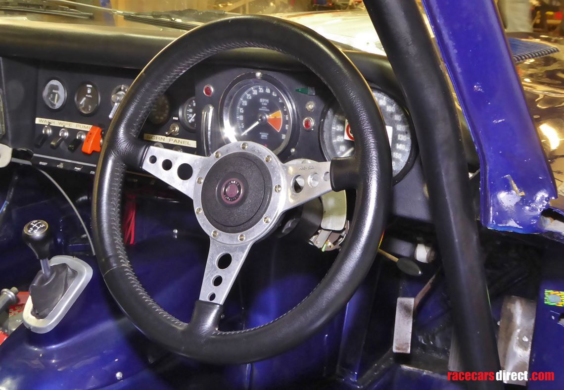 1962-fia-jaguar-e-type-coupe-with-new-htp