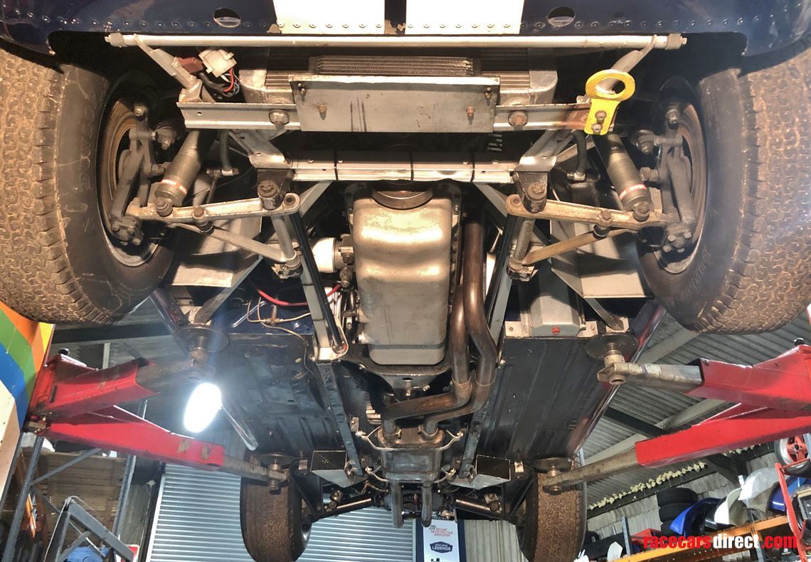 1962-fia-jaguar-e-type-coupe-with-new-htp