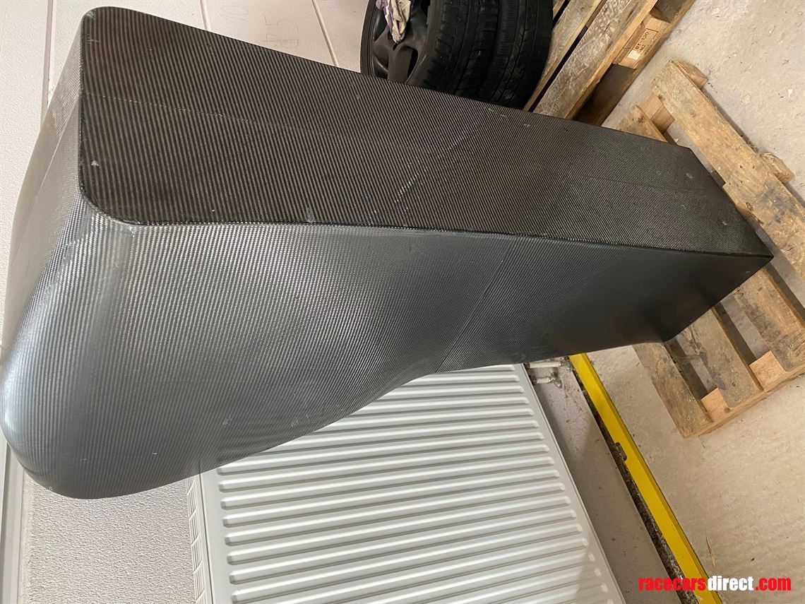 carbon-fibre-seat-box-monocoque