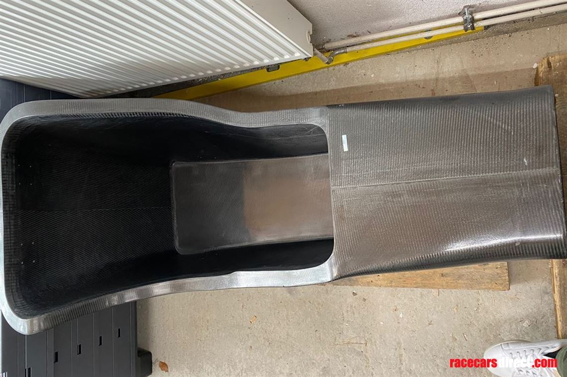 carbon-fibre-seat-box-monocoque