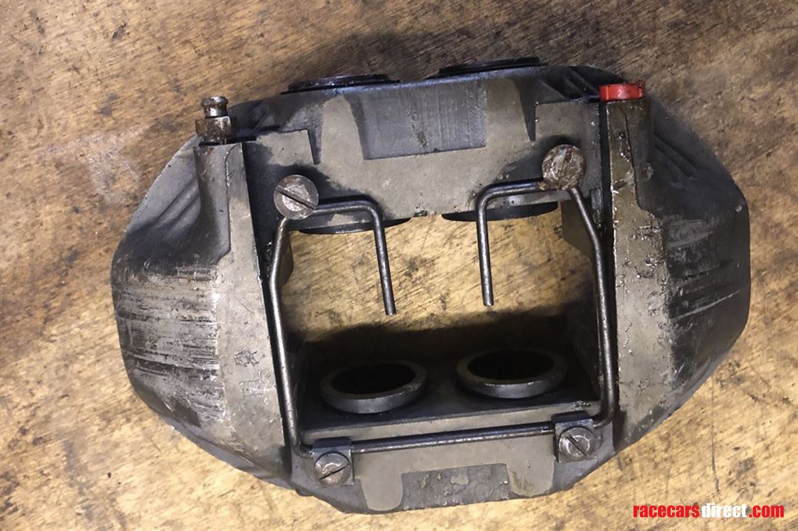 single-girling-ar5-4-pot-caliper