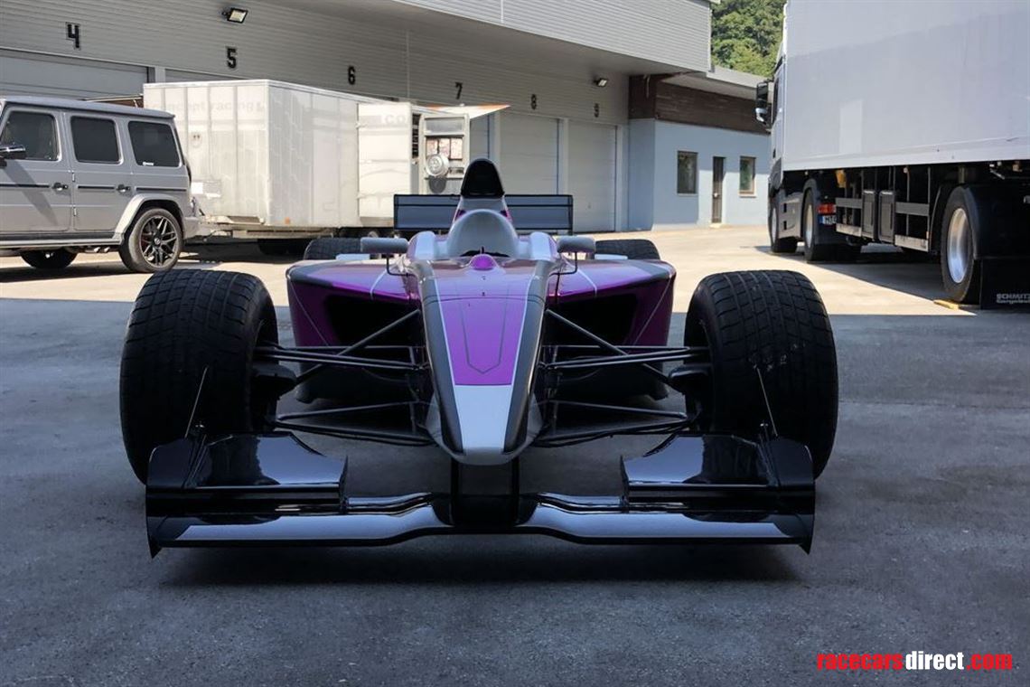 sold---nissan-dallara-world-series-2004