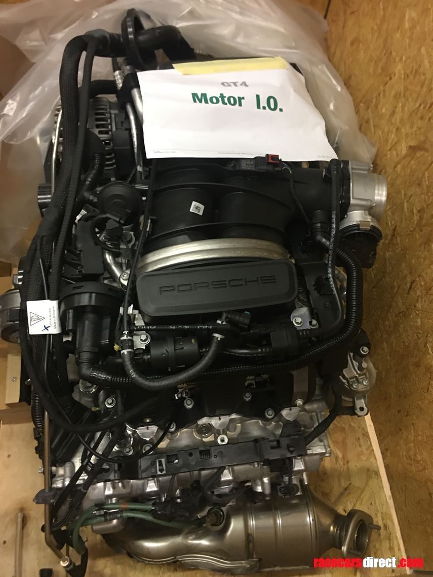 porsche-cayman-gt4-cs-factory-new-engine