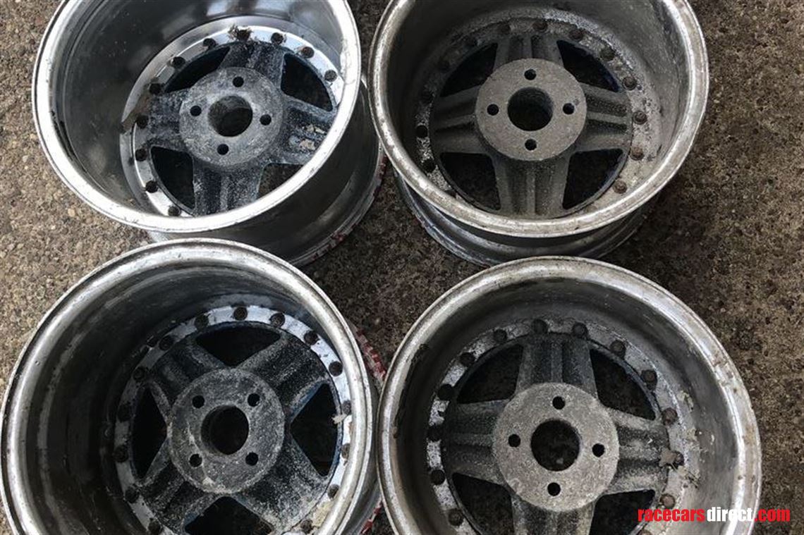 set-of-4-revolution-split-rim-centrelocks---8