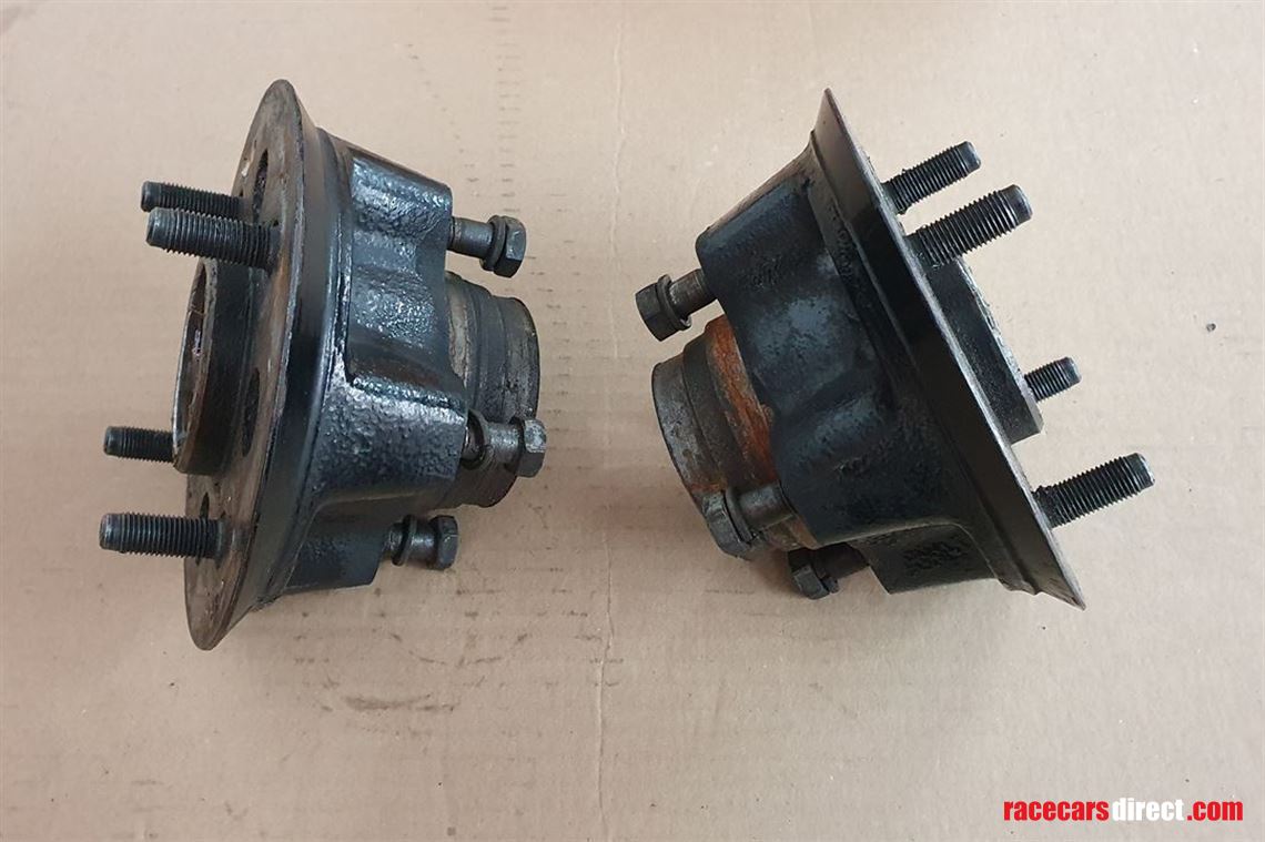 formula-ford-1600-triumph-type-front-hubs