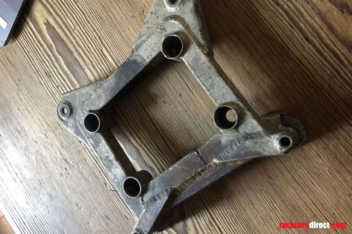 rrear-suspension-mounting-bracket---hewland-f