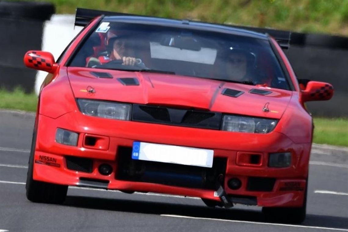 nissan-300zx-twin-turbo-road-legal-track-car-