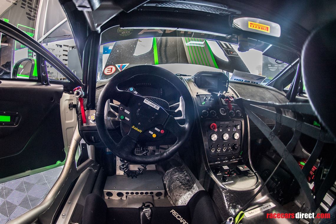 aston-martin-vantage-gt4