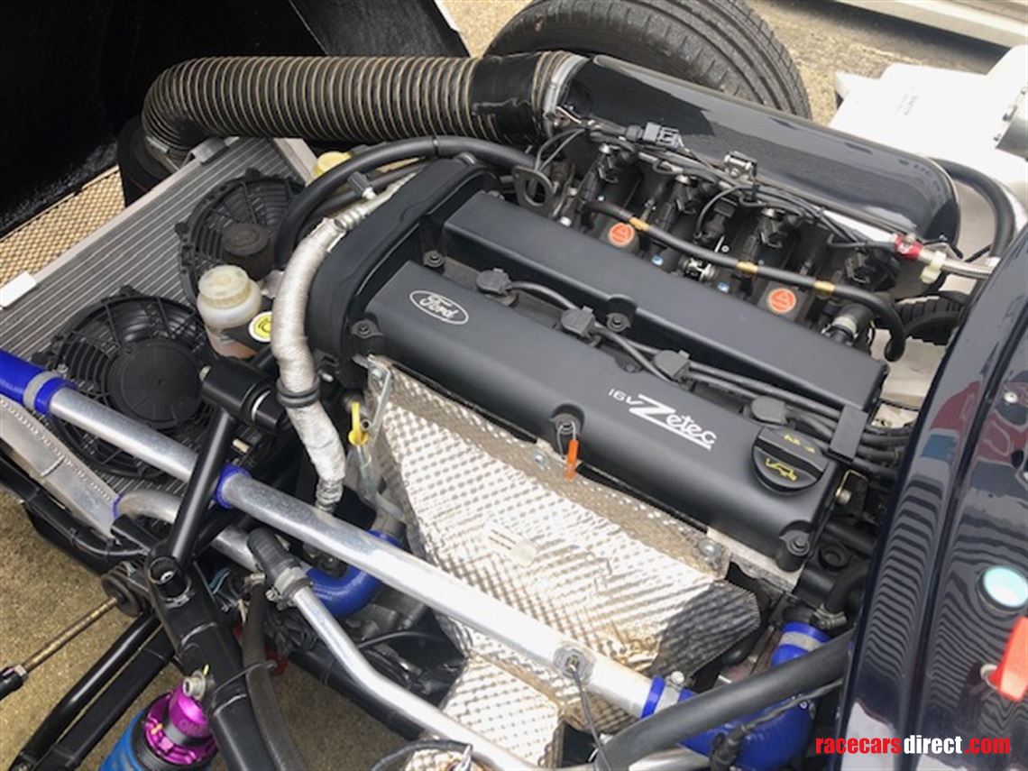 ginetta-g40-cup-road-legal-race-car