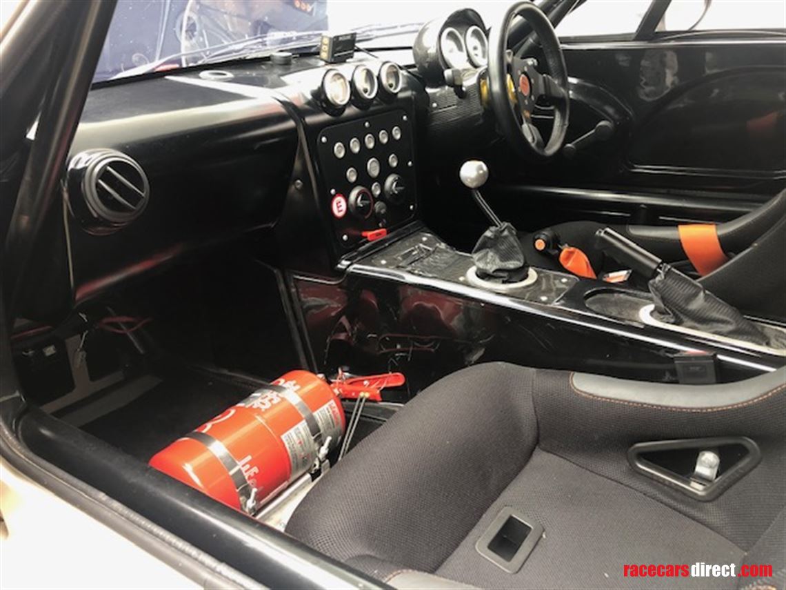 ginetta-g40-cup-road-legal-race-car