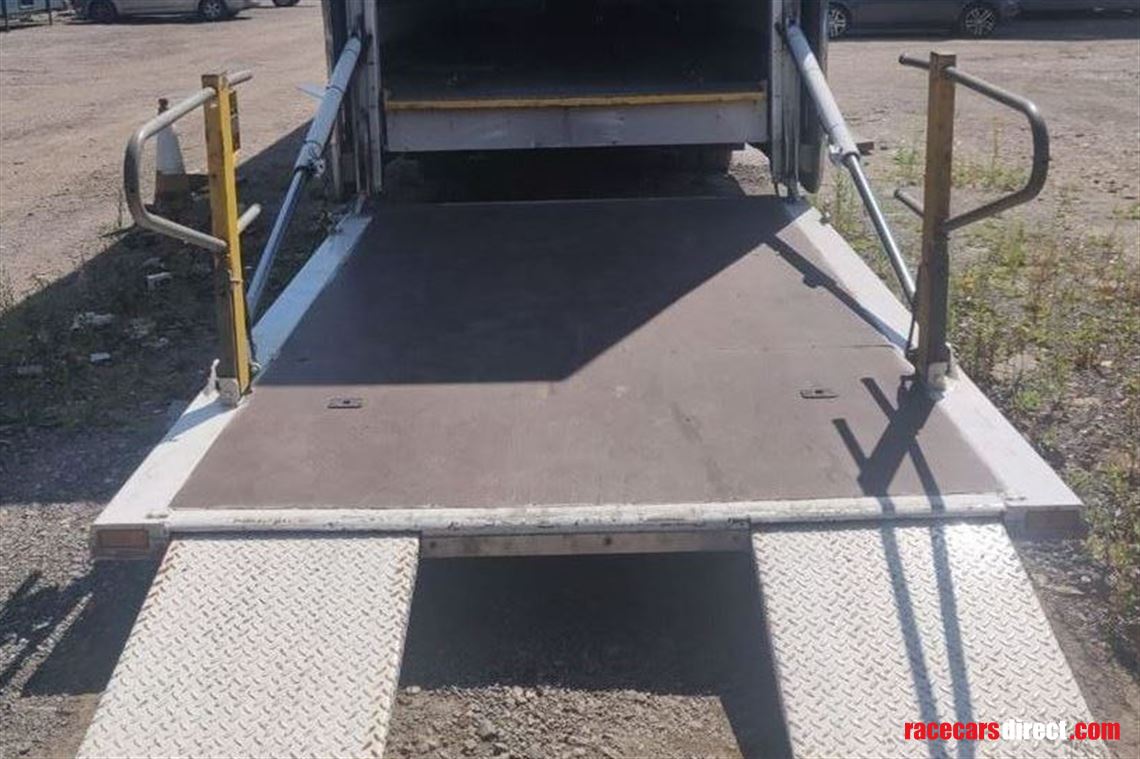 daf-x105510-space-cab-montracon-race-trailer