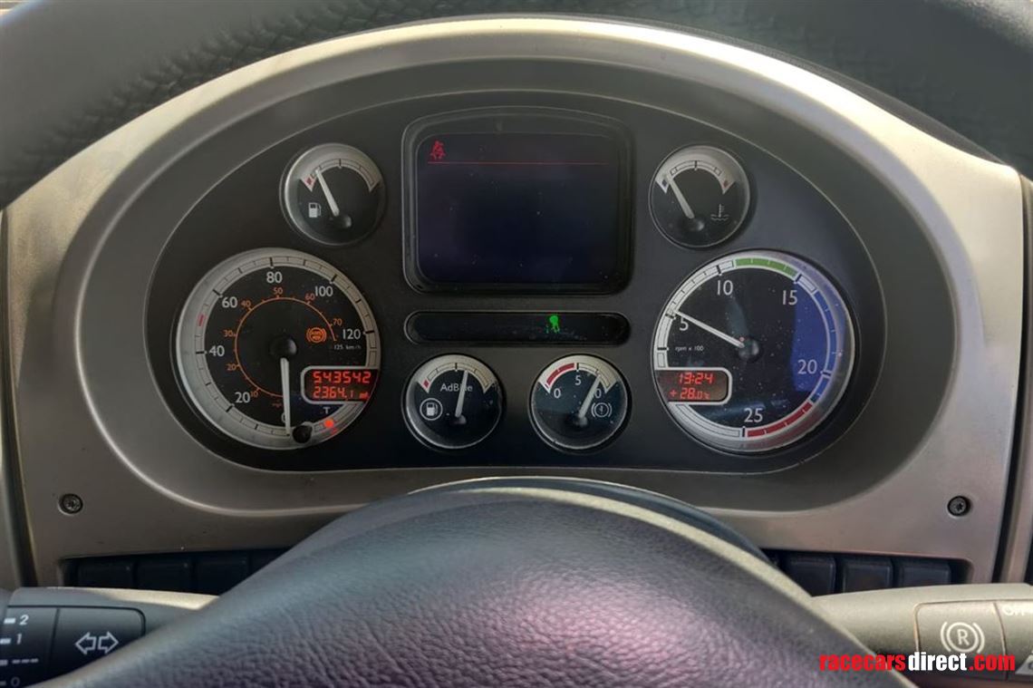 daf-x105510-space-cab-montracon-race-trailer