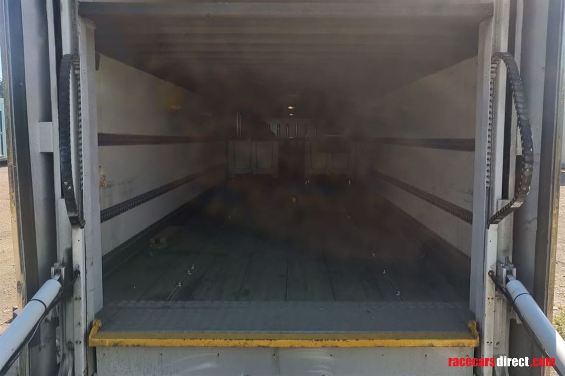 daf-x105510-space-cab-montracon-race-trailer