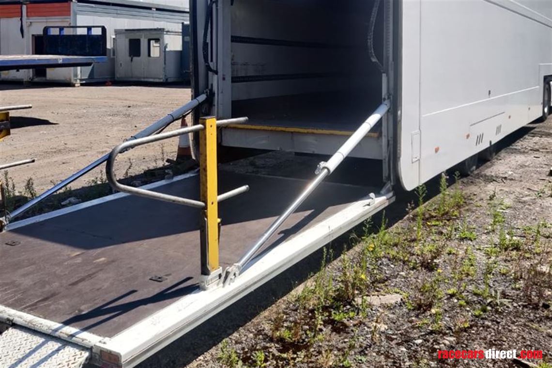 daf-x105510-space-cab-montracon-race-trailer