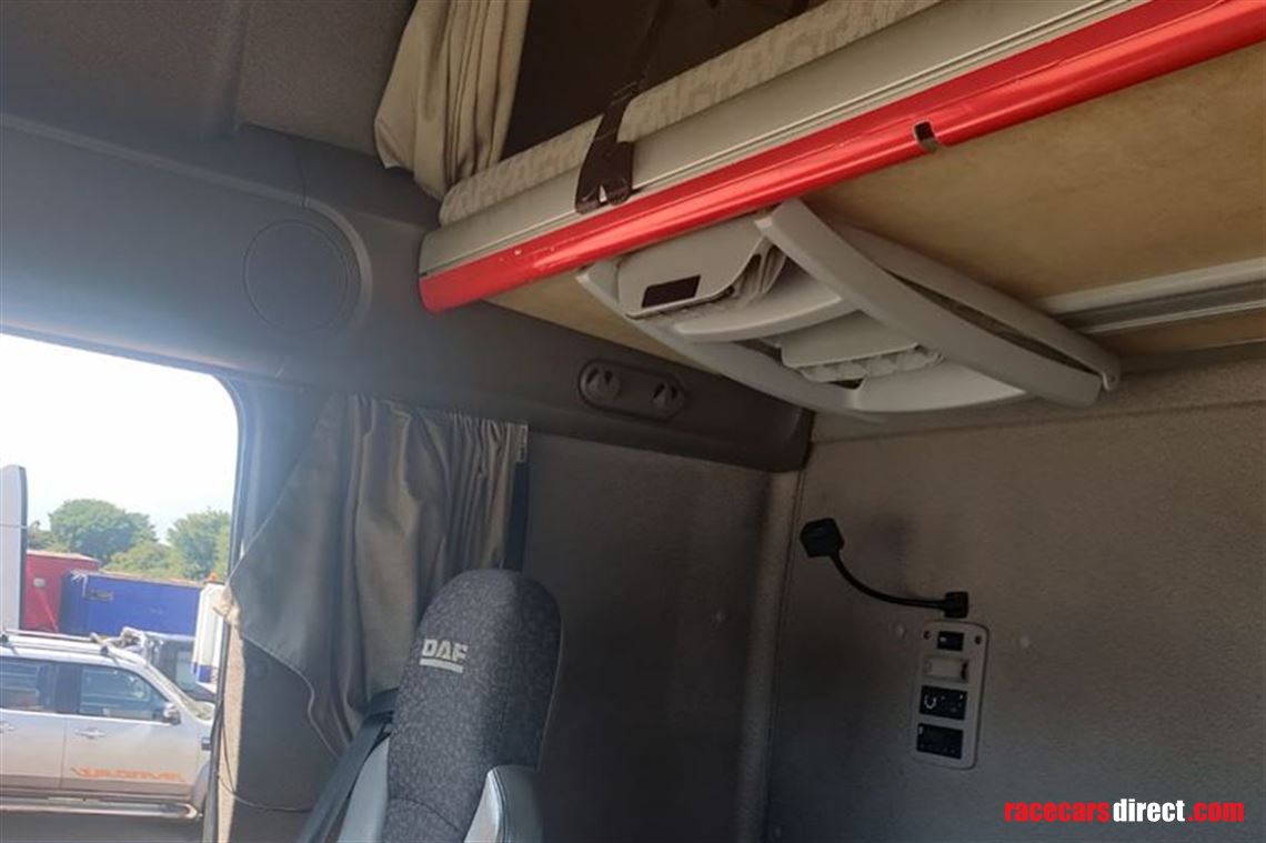 daf-x105510-space-cab-montracon-race-trailer