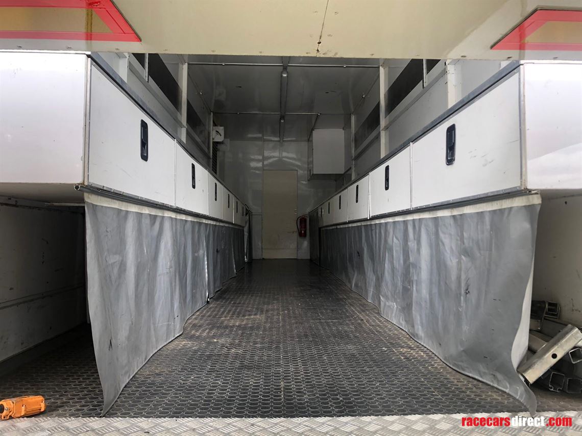 race-car-transporter-with-awning