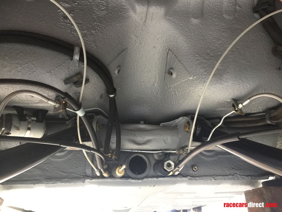 1970-porsche-911t-ground-up-restoration-4-pur