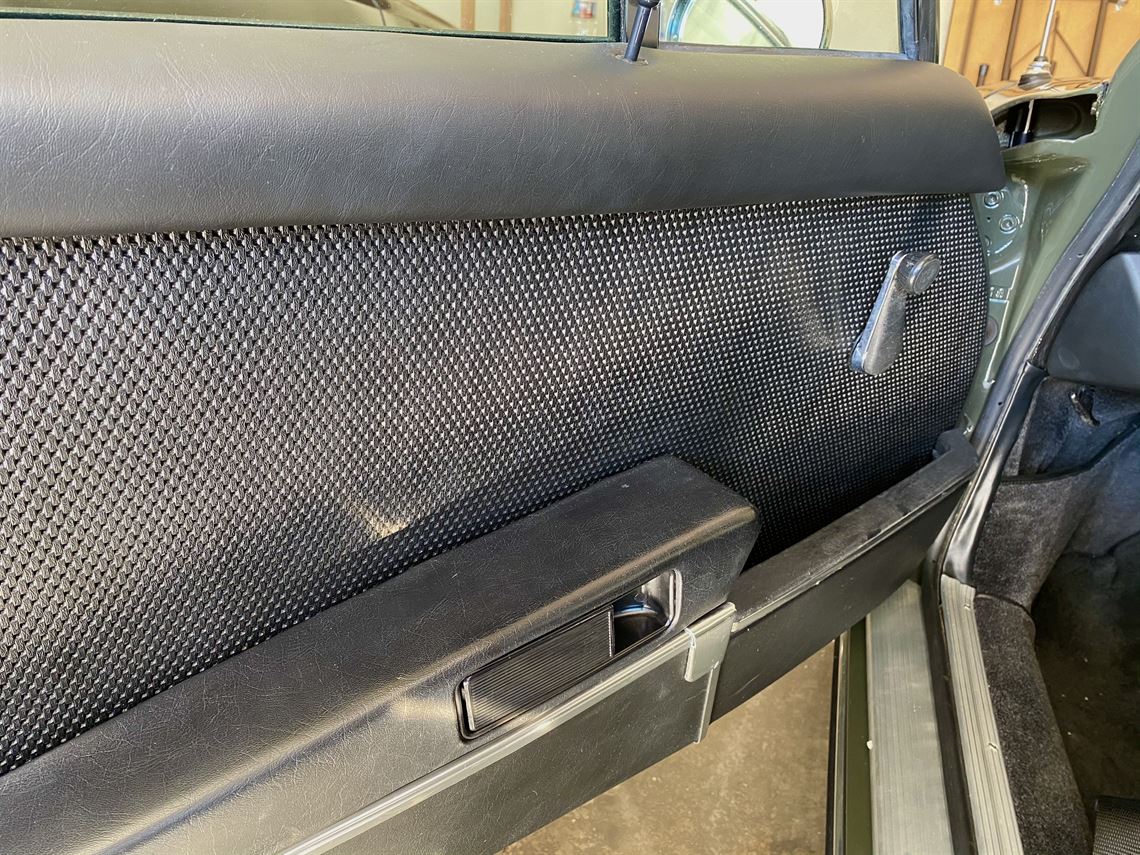 1970-porsche-911t-ground-up-restoration-4-pur