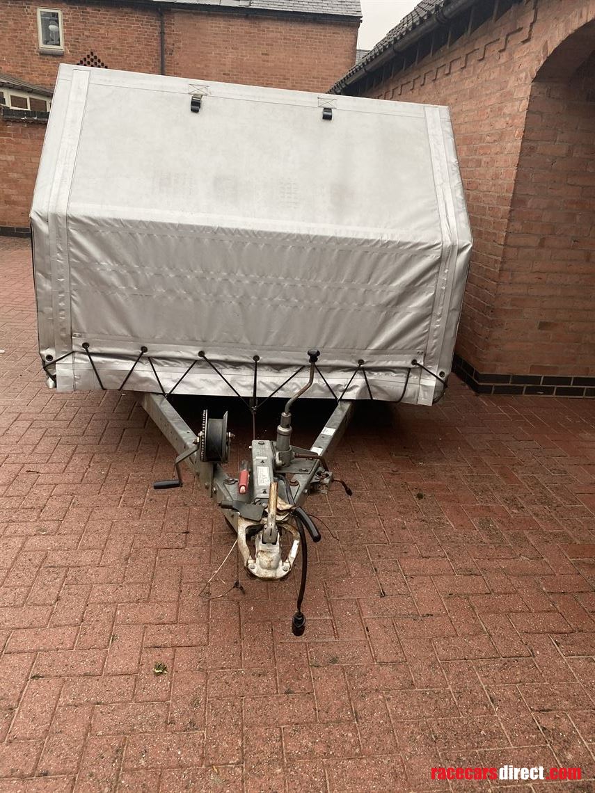 brian-james-clubman-covered-trailer