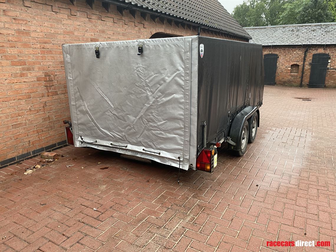 brian-james-clubman-covered-trailer