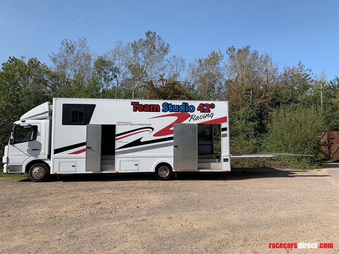 mercedes-race-transporter-with-living-reduced