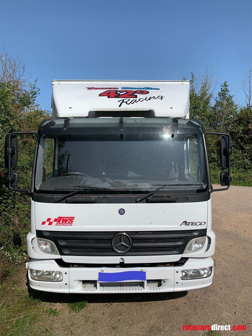 mercedes-race-transporter-with-living-reduced