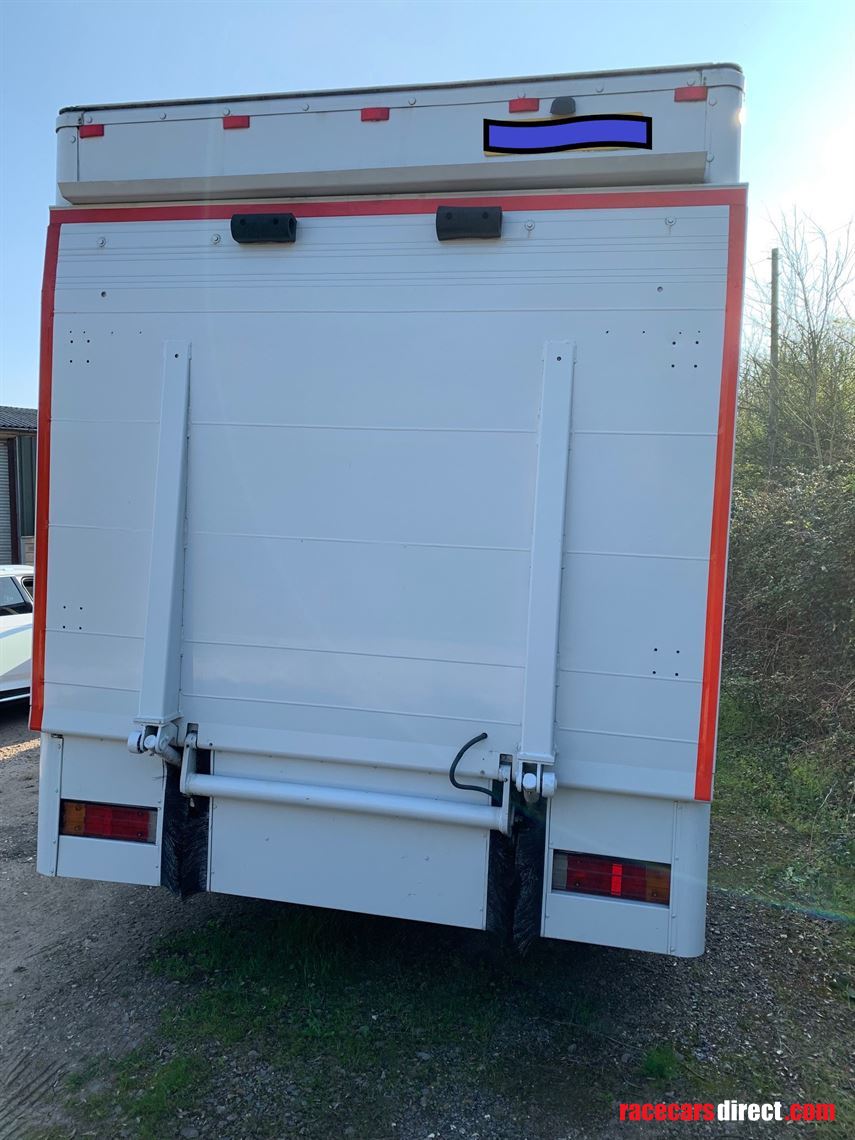 mercedes-race-transporter-with-living-reduced