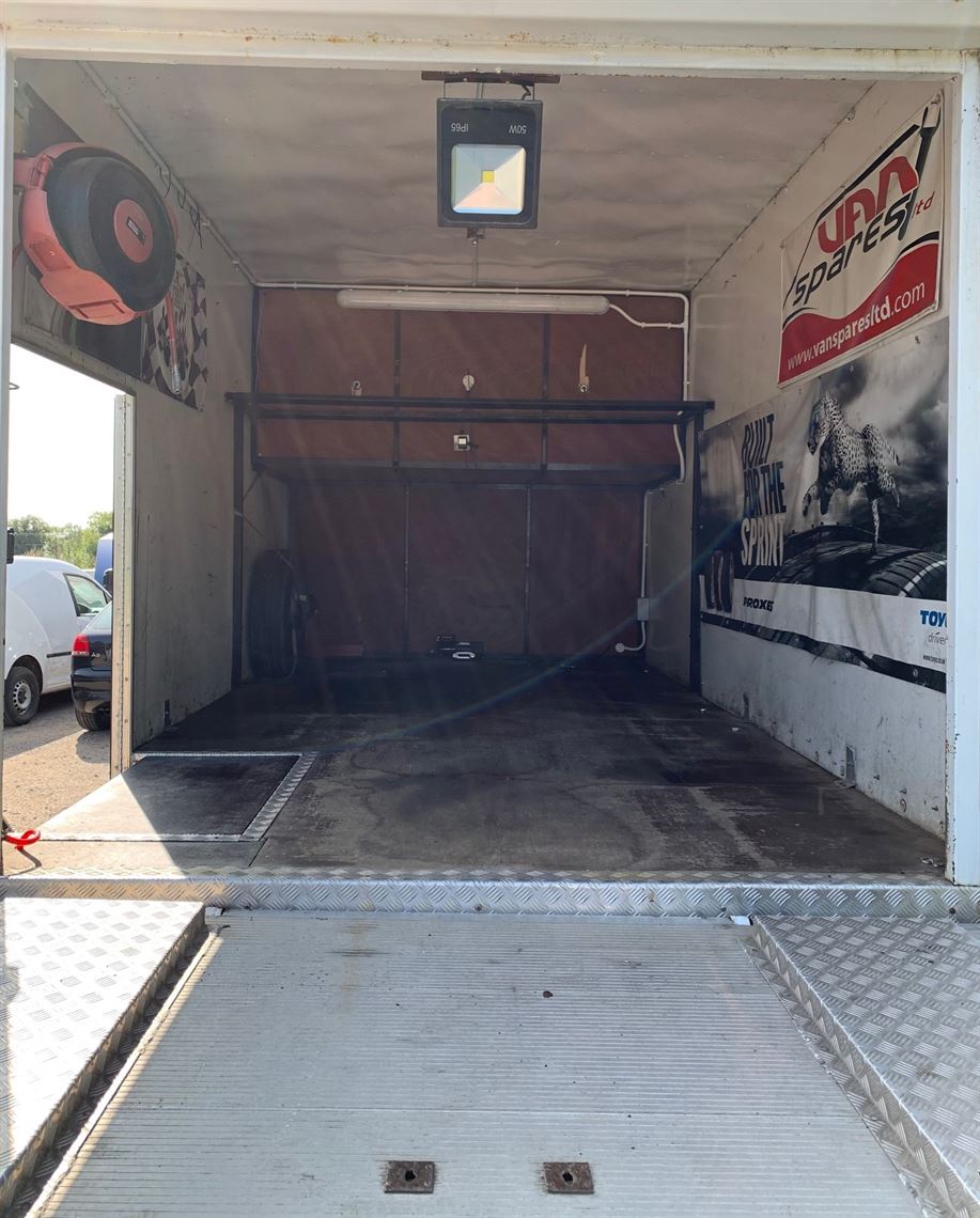 mercedes-race-transporter-with-living-reduced