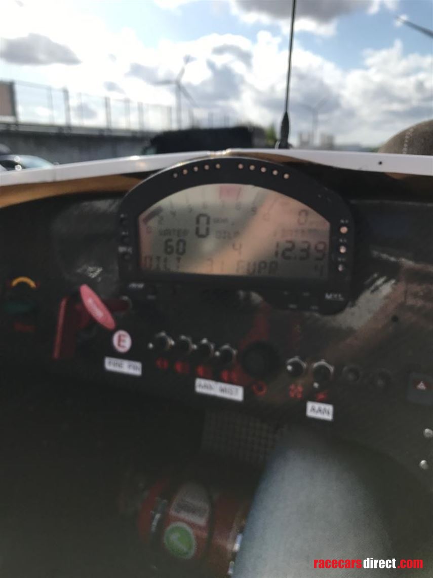 radical-sr8-lm-2011-full-package